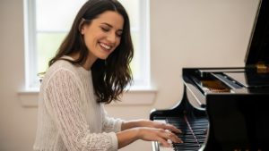 メジャーキーとは？音楽理論の基礎から学ぶ音階の仕組みと「明るい」響きの秘密【名曲10選】